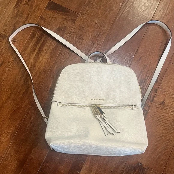 Michael Kors Cream Backpack with Gold Hardware Jaycee Medium Pebbled Leather Backpack in LT CREAM - Sale  main image 4